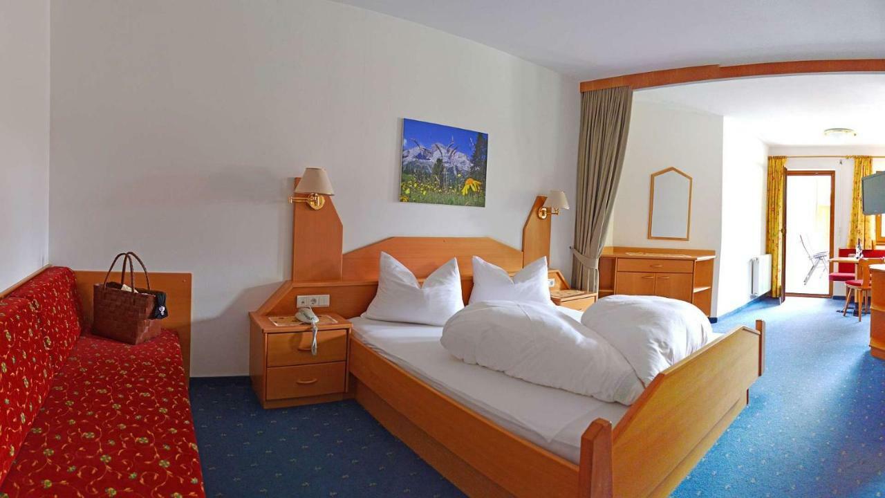 Hotel Trenker Брайес  Экстерьер фото