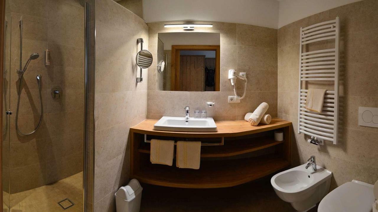Hotel Trenker Брайес  Экстерьер фото