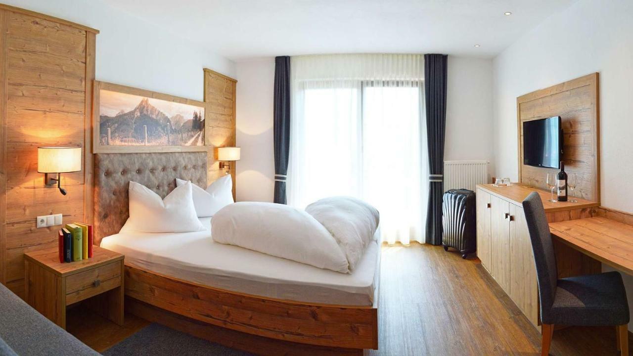 Hotel Trenker Брайес  Экстерьер фото