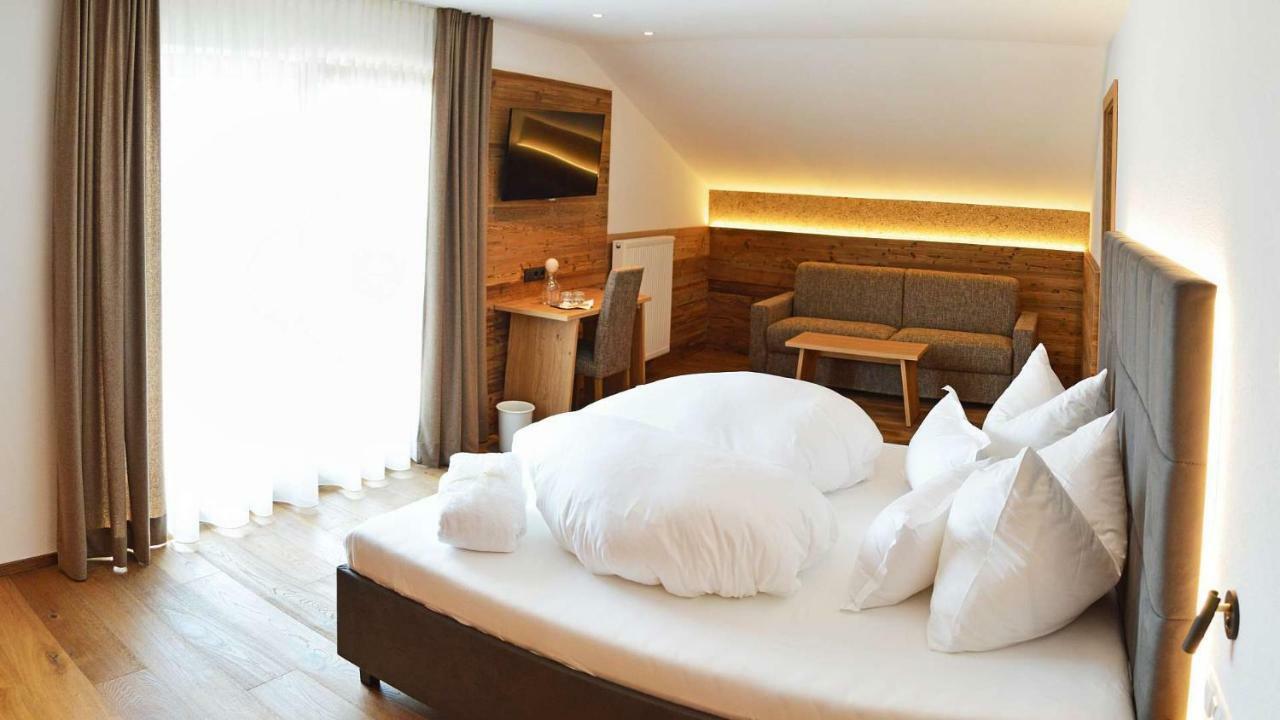 Hotel Trenker Брайес  Экстерьер фото